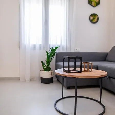 Cosy Downtown Luxury